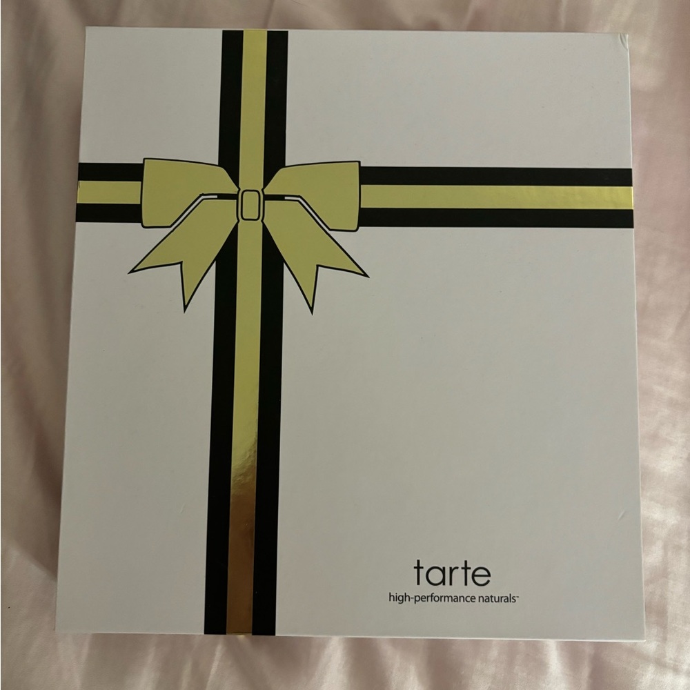 NEW tarte holiday box ! comes with unused tarte makeup and mystery gifts !